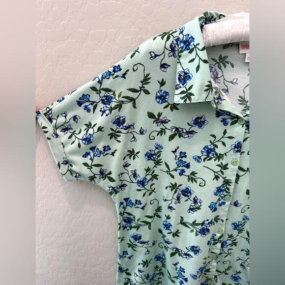 LULAROE | Blue Floral Button Down Short Sleeve Relaxed Fit Top | Medium - Picture 3 of 6